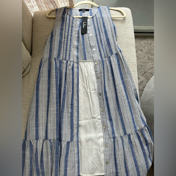 Beautiful Lulus beach blue striped maxi/midi (depending on the height) dress. - Picture 5 of 5